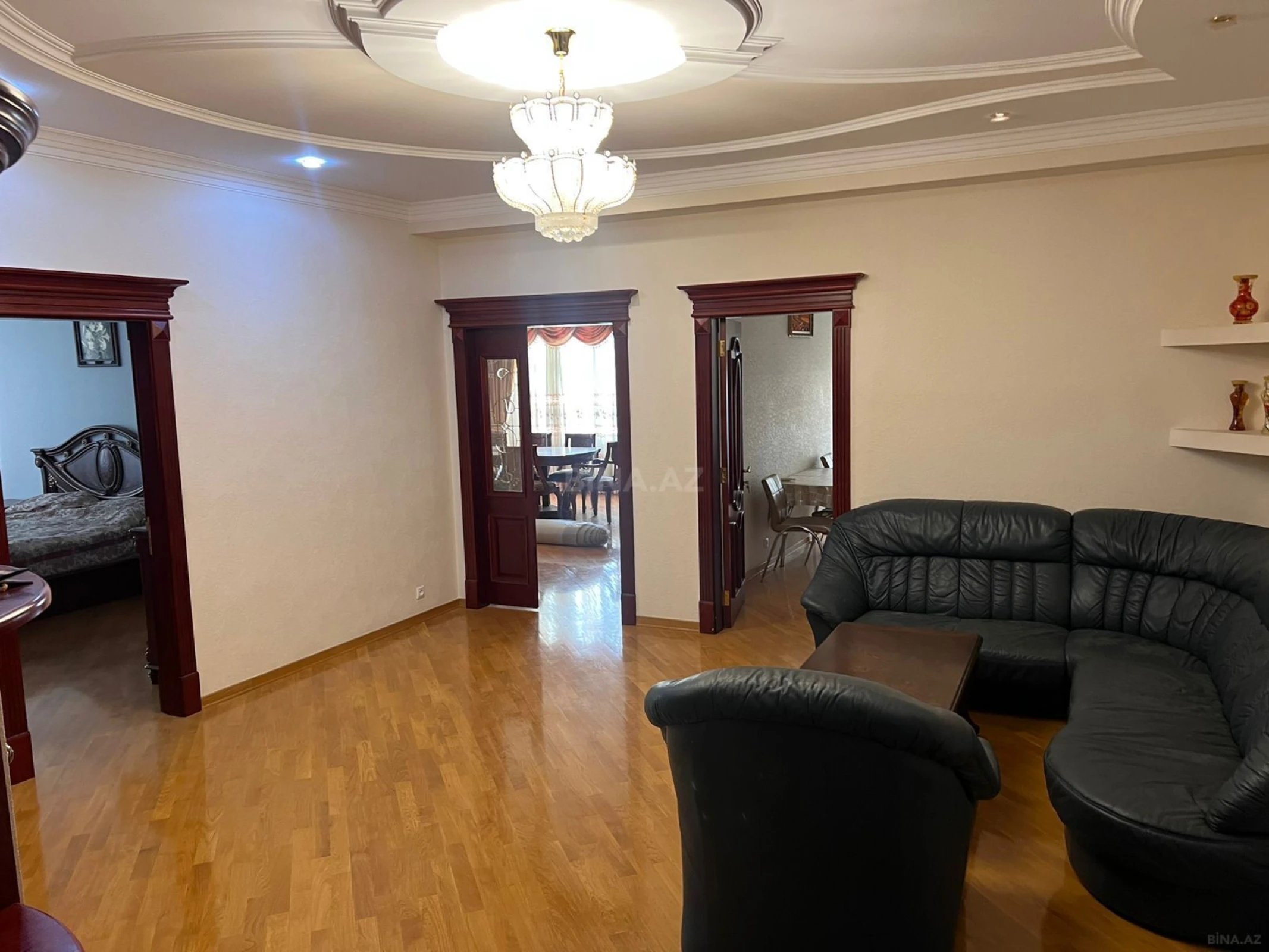 Satılır 3 otaqlı mənzil 170 m²