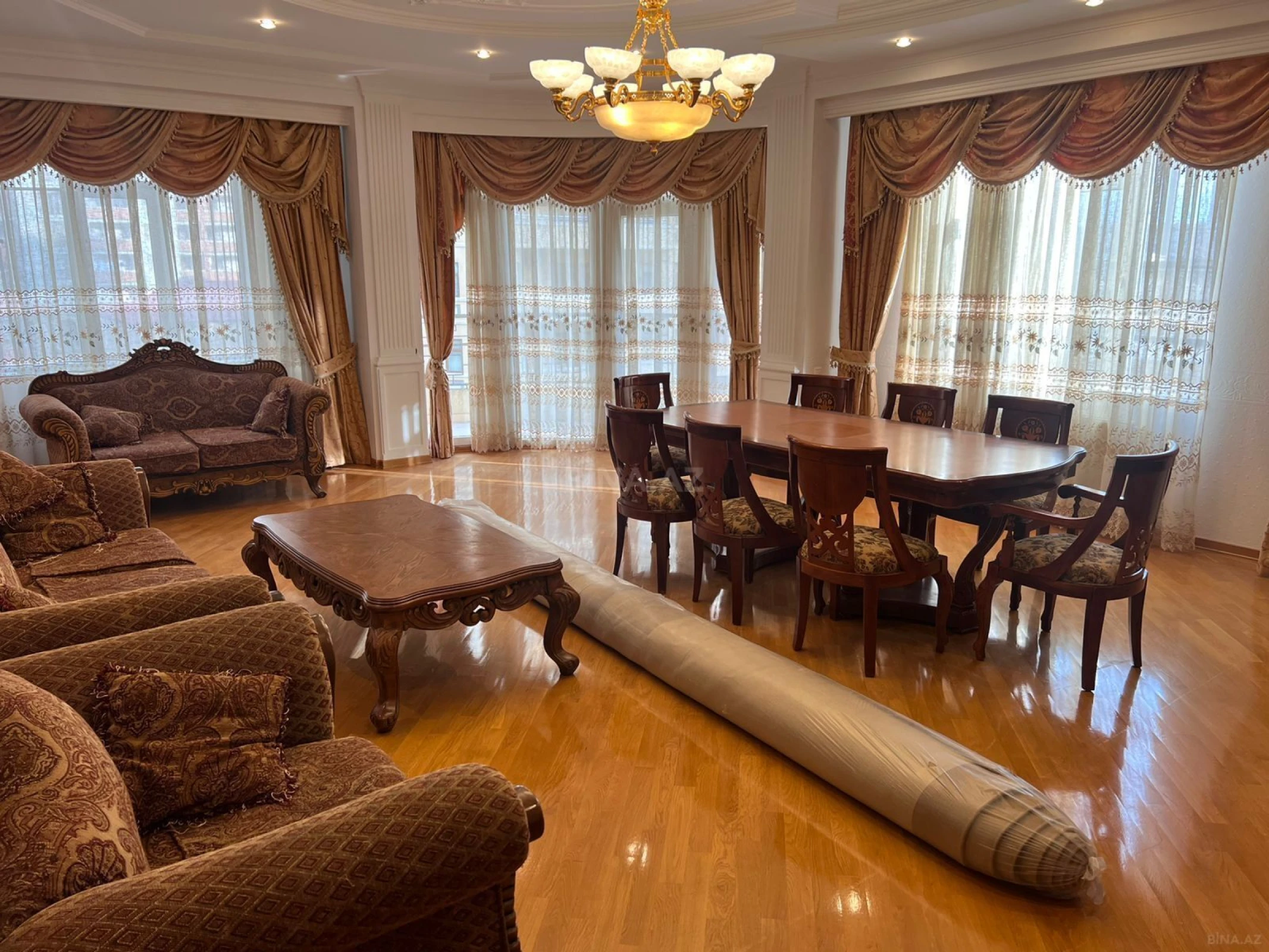 Satılır 3 otaqlı mənzil 170 m²