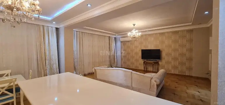 Kirayə verilir 3 otaqlı mənzil 156 m²