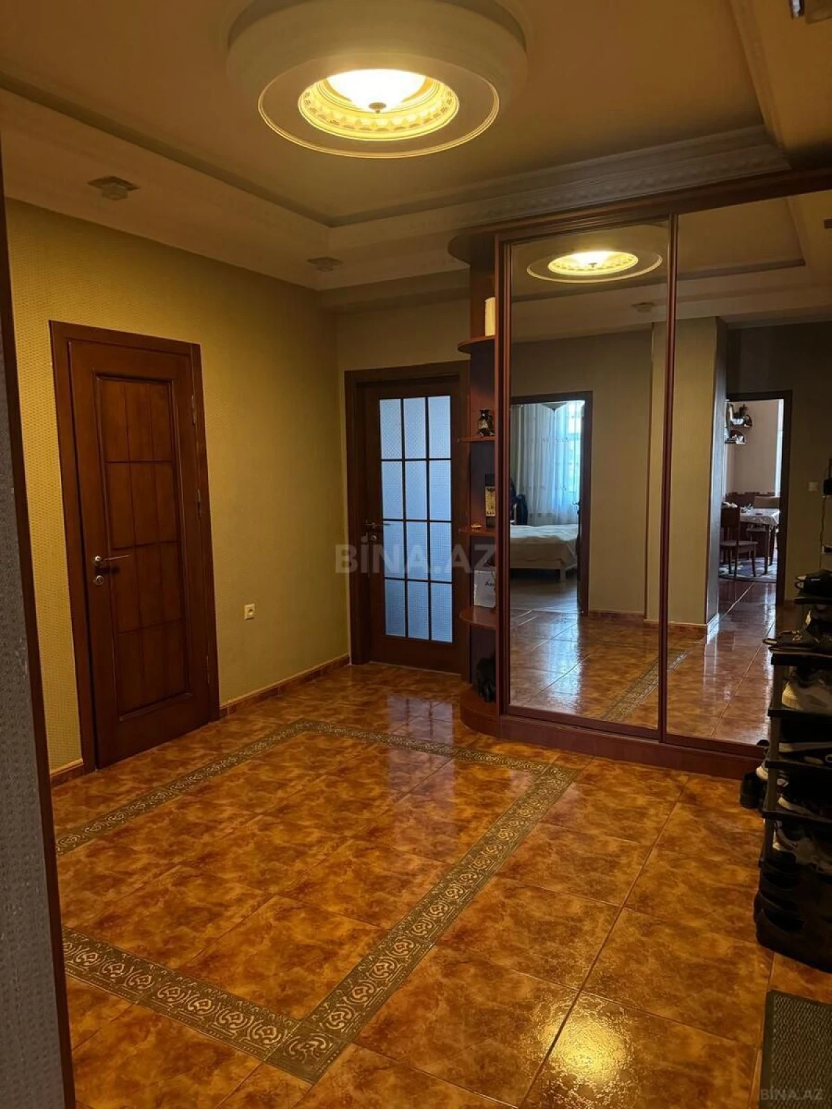 Kirayə verilir 3 otaqlı mənzil 107 m²