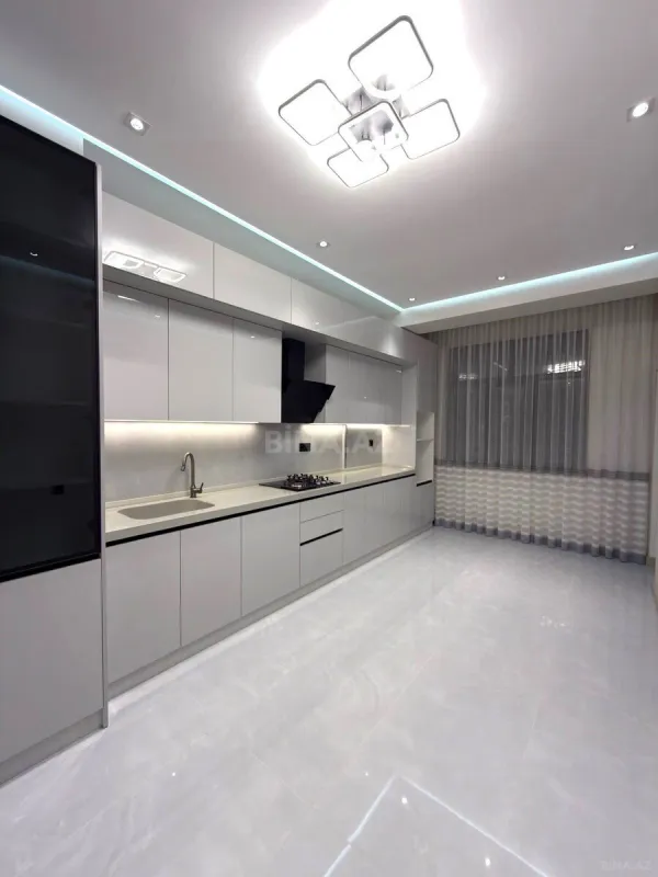 Satılır 3 otaqlı mənzil 150 m²