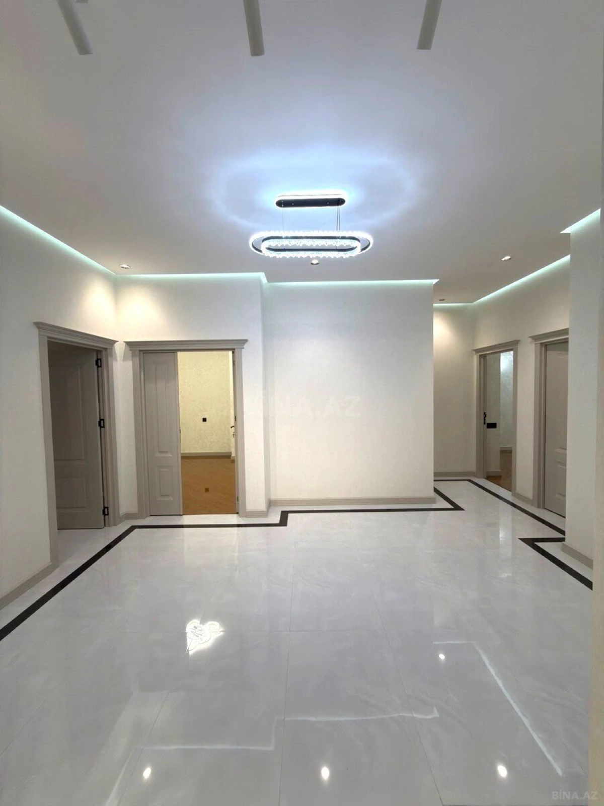 Satılır 3 otaqlı mənzil 150 m²