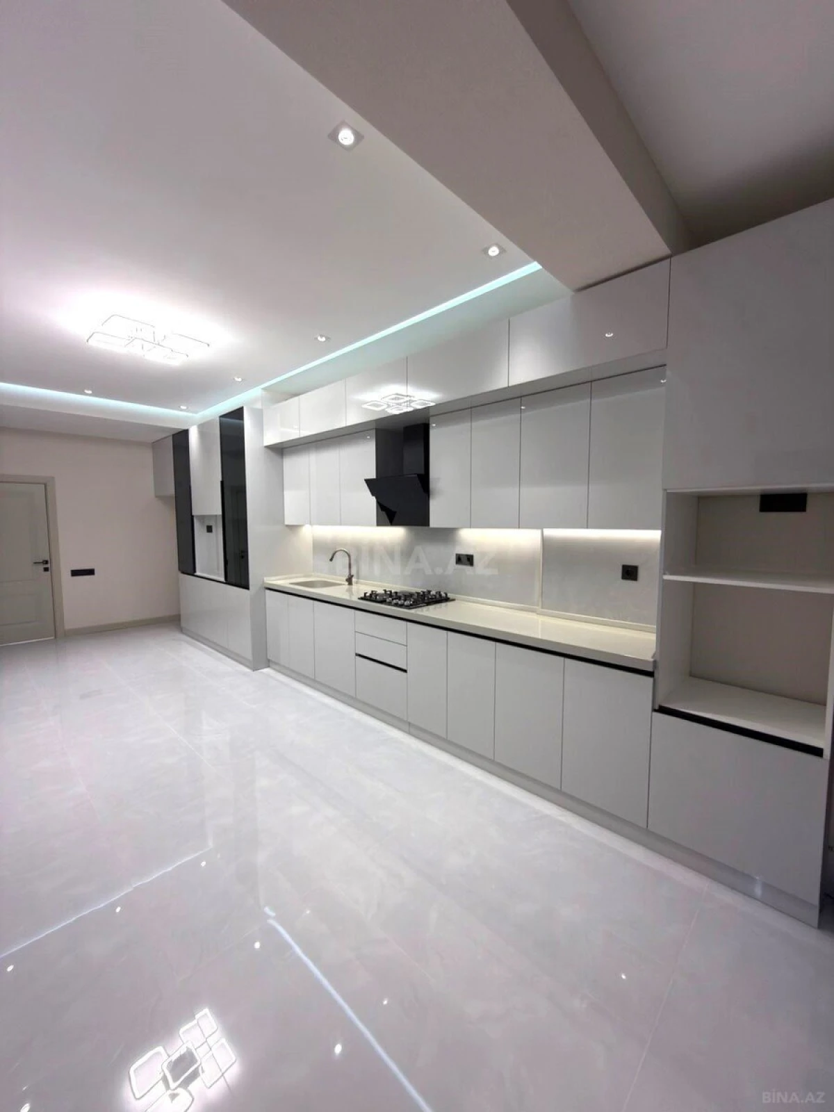Satılır 3 otaqlı mənzil 150 m²