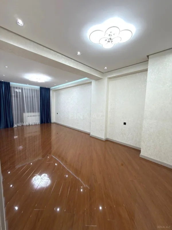 Satılır 3 otaqlı mənzil 150 m²