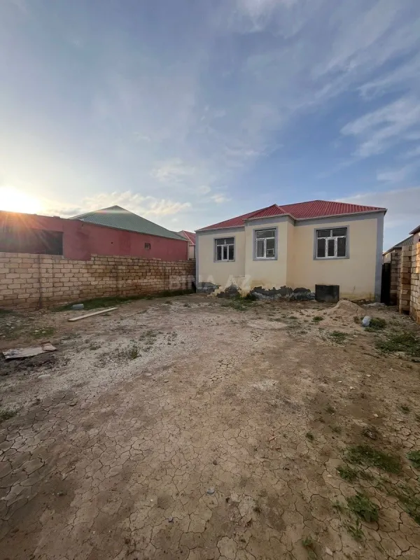 Satılır 4 otaqlı həyət evi 121 m²