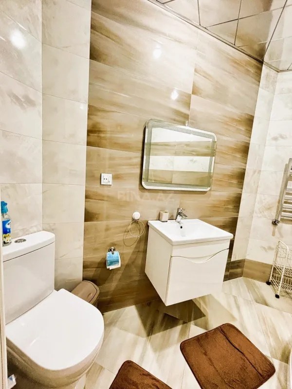 Satılır 4 otaqlı mənzil 187.7 m²