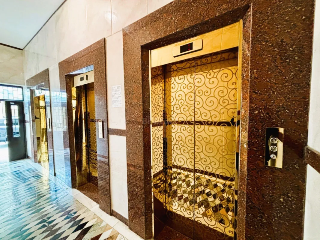 Satılır 4 otaqlı mənzil 187.7 m²