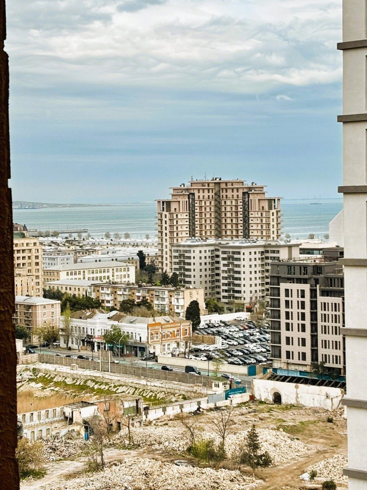 Satılır 4 otaqlı mənzil 187.7 m²