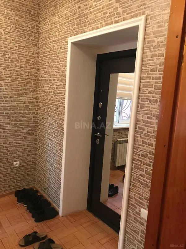 Satılır 5 otaqlı həyət evi 200 m²