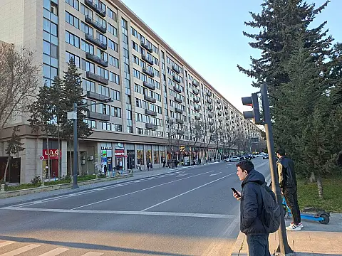 Satılır 5 otaqlı həyət evi 200 m² — Bakı 5 otaq 200.00 m²