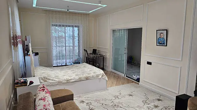 Satılır 5 otaqlı həyət evi 200 m²