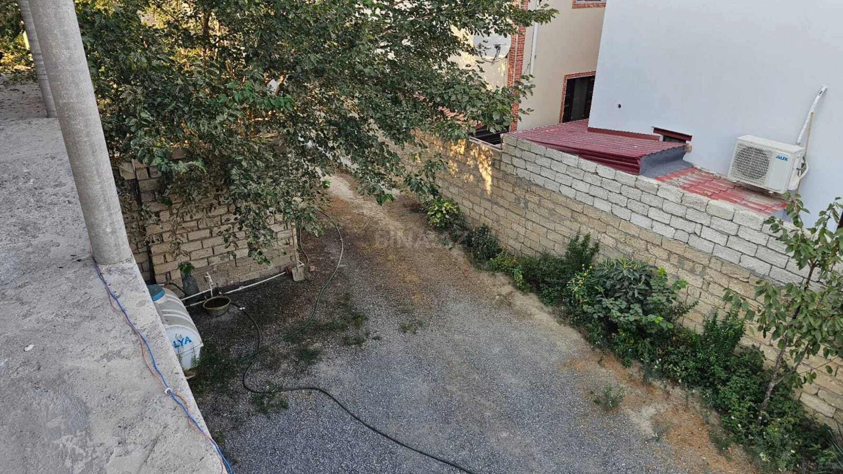 Satılır 5 otaqlı həyət evi 200 m²
