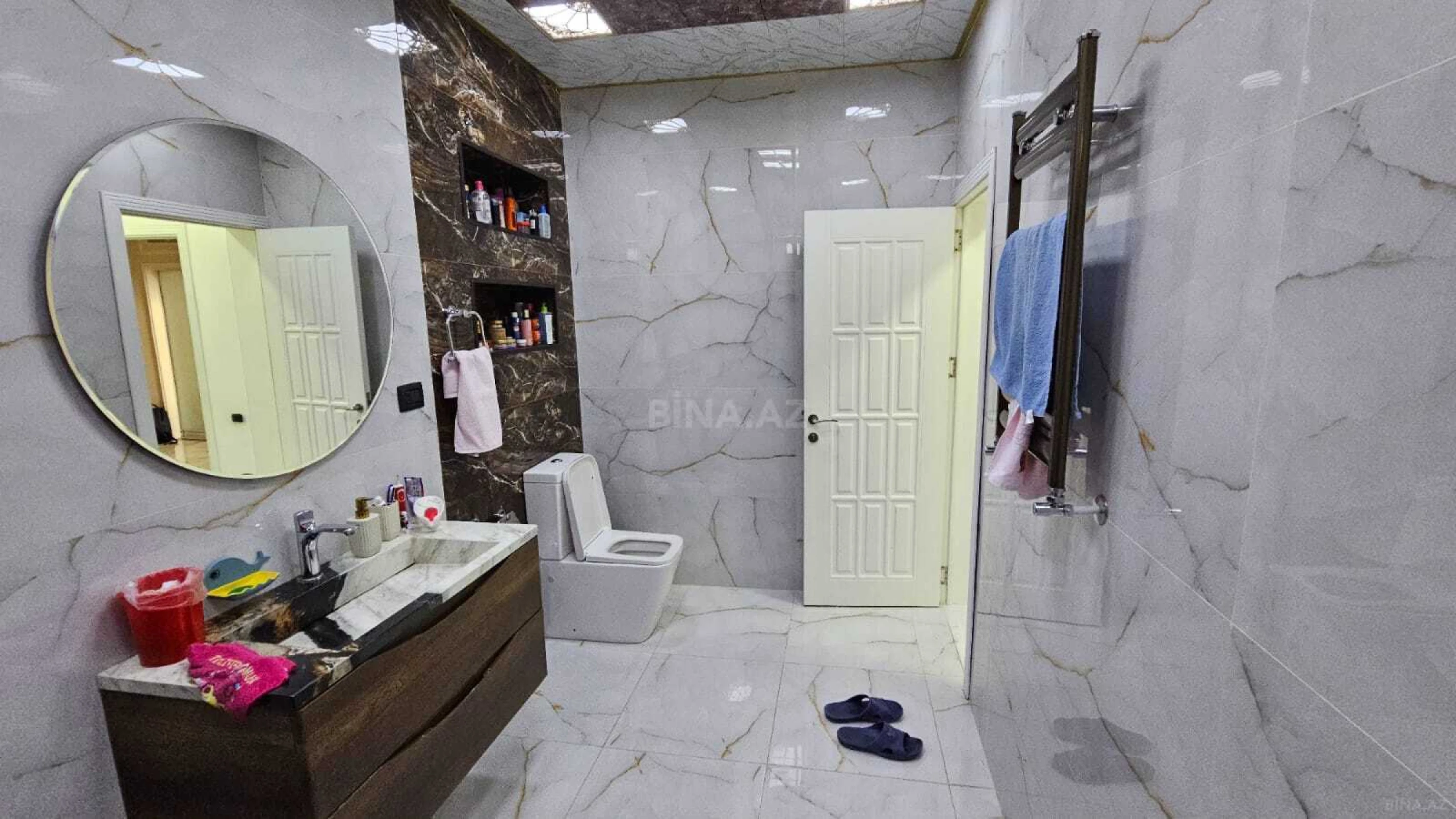 Satılır 5 otaqlı həyət evi 200 m²