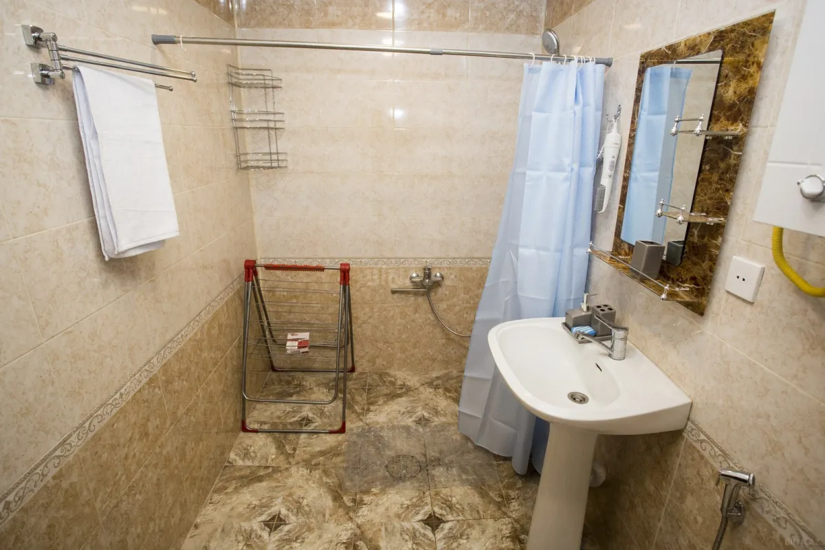 Kirayə verilir 4 otaqlı mənzil 100 m²