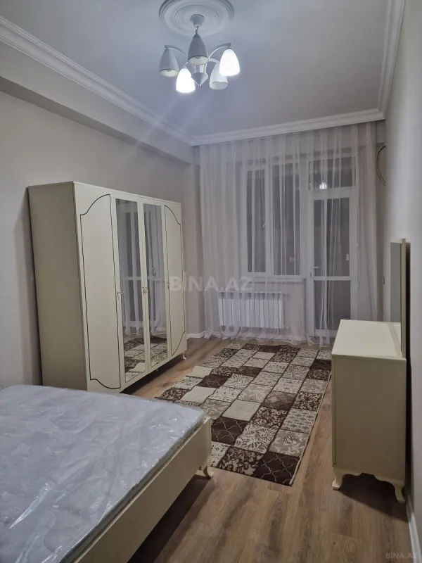 Kirayə verilir 2 otaqlı mənzil 66 m²