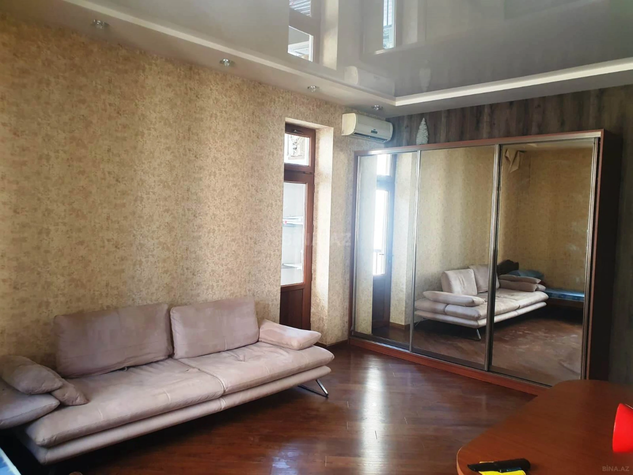Satılır 1 otaqlı mənzil 40 m²