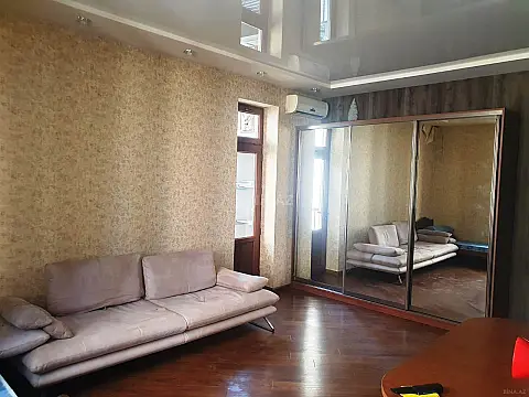 Satılır 1 otaqlı mənzil 40 m²