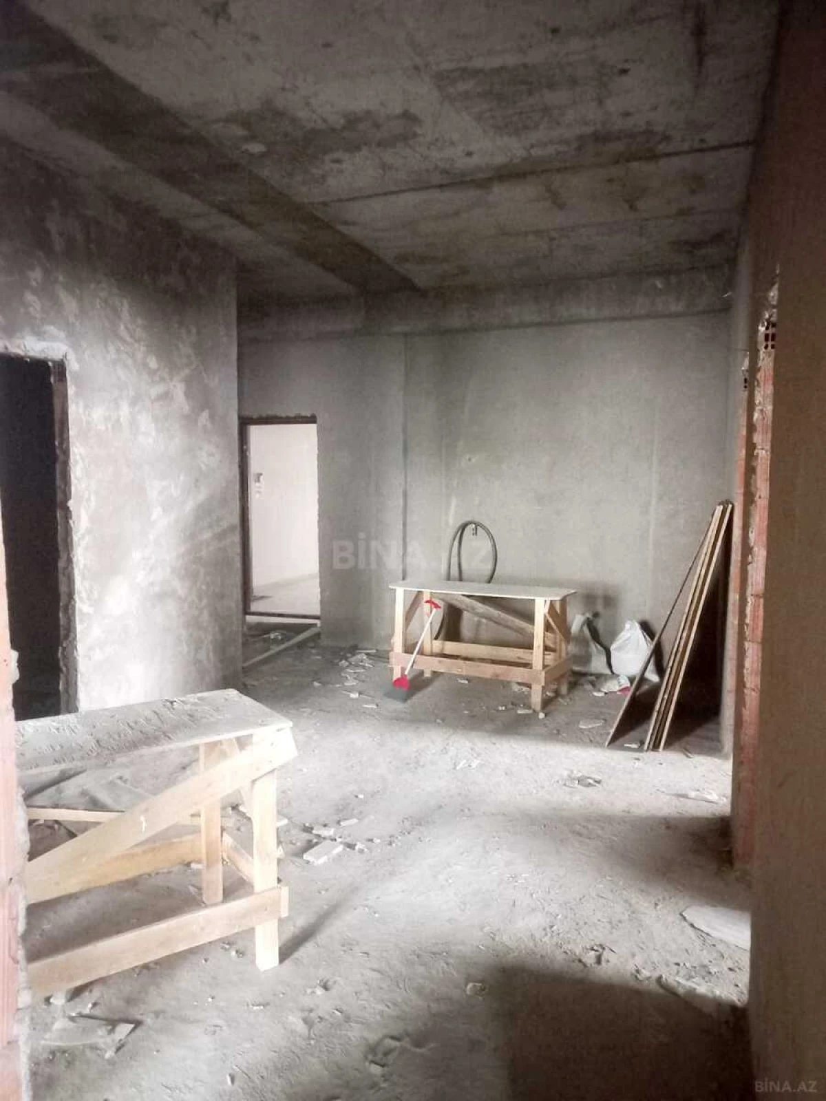 Satılır 3 otaqlı mənzil 135 m²