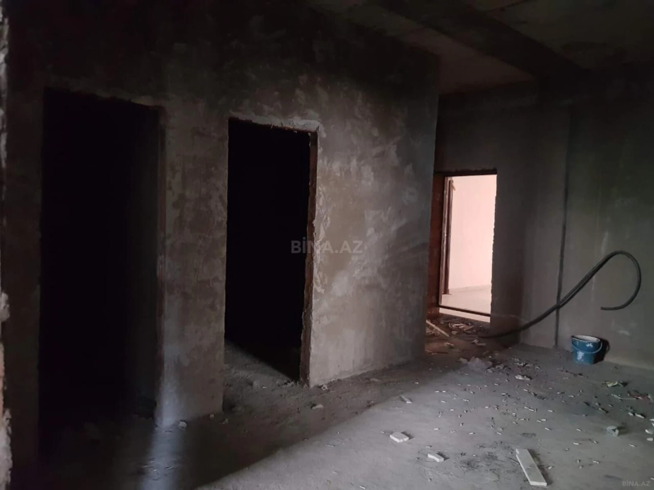 Satılır 3 otaqlı mənzil 135 m²