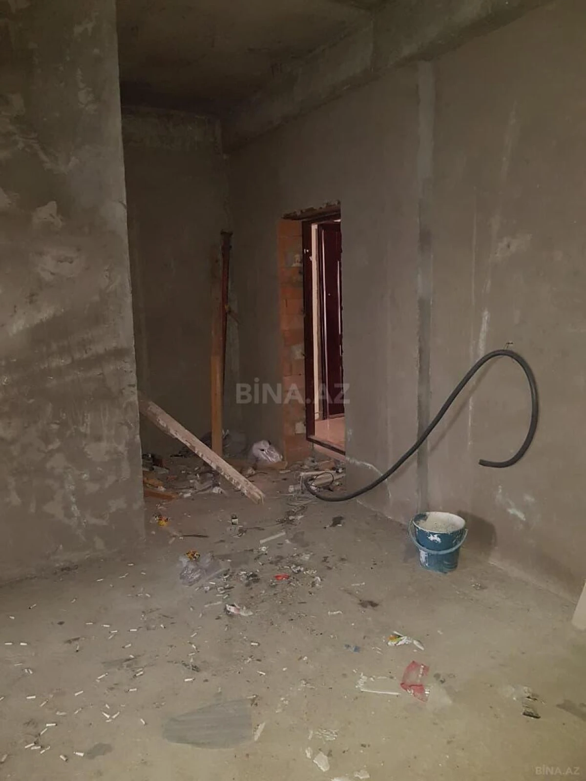 Satılır 3 otaqlı mənzil 135 m²