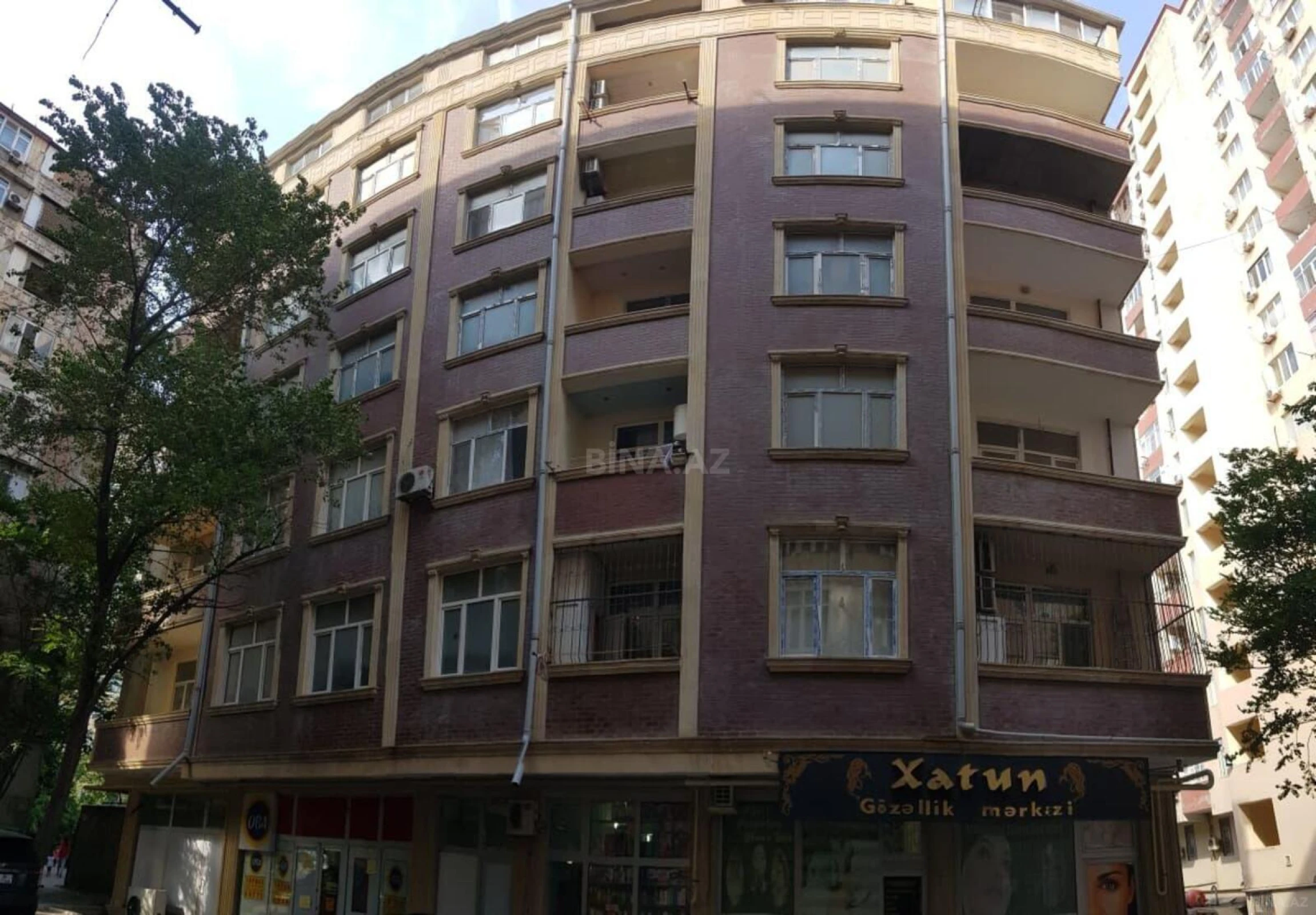 Satılır 3 otaqlı mənzil 135 m²