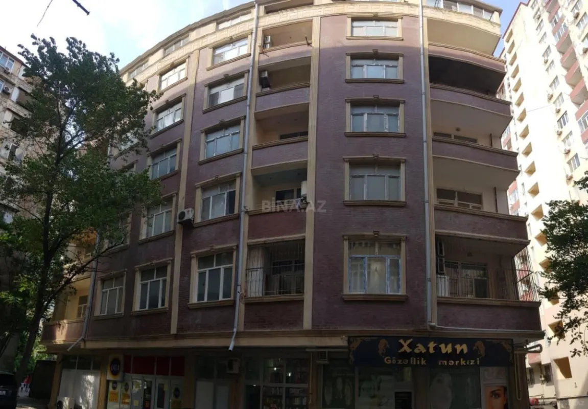 Satılır 3 otaqlı mənzil 135 m²