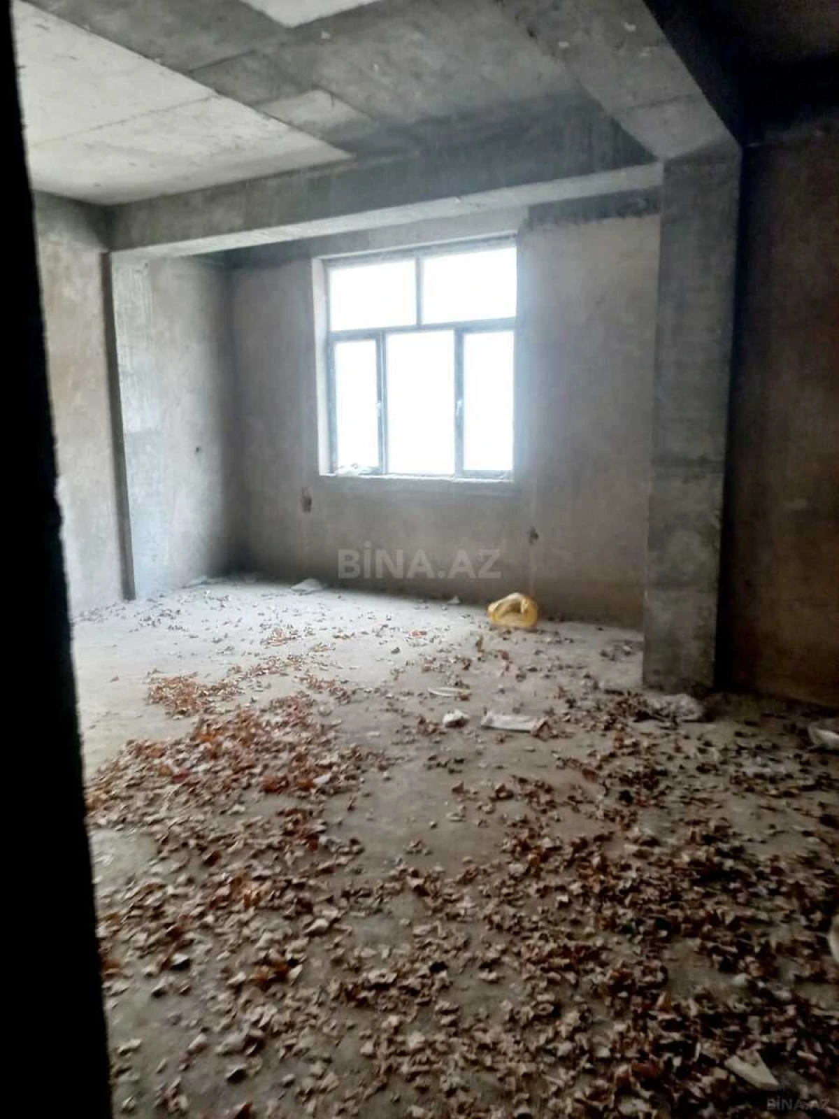 Satılır 3 otaqlı mənzil 135 m²