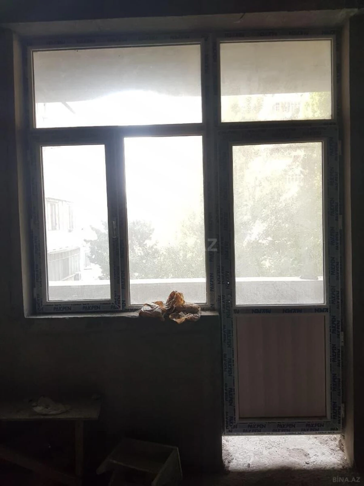 Satılır 3 otaqlı mənzil 135 m²