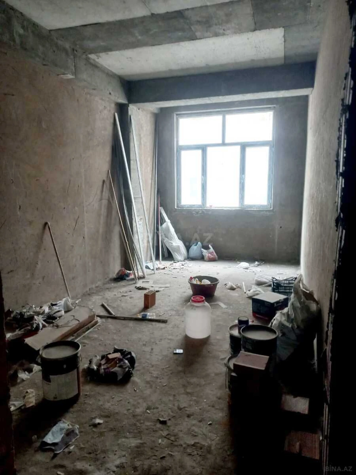 Satılır 3 otaqlı mənzil 135 m²