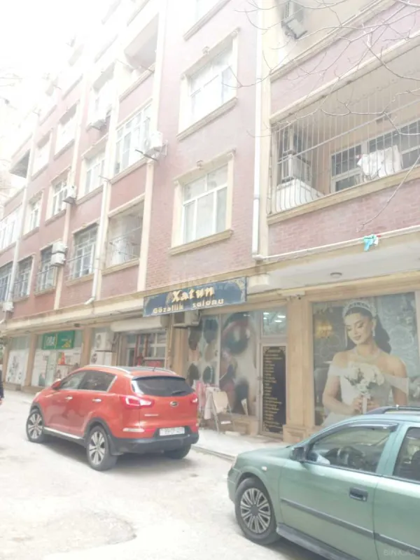 Satılır 3 otaqlı mənzil 135 m²