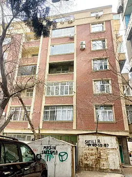 Satılır 3 otaqlı mənzil 135 m² — Bakı, Memar Əcəmi yanı 3 otaq 135.00 m²