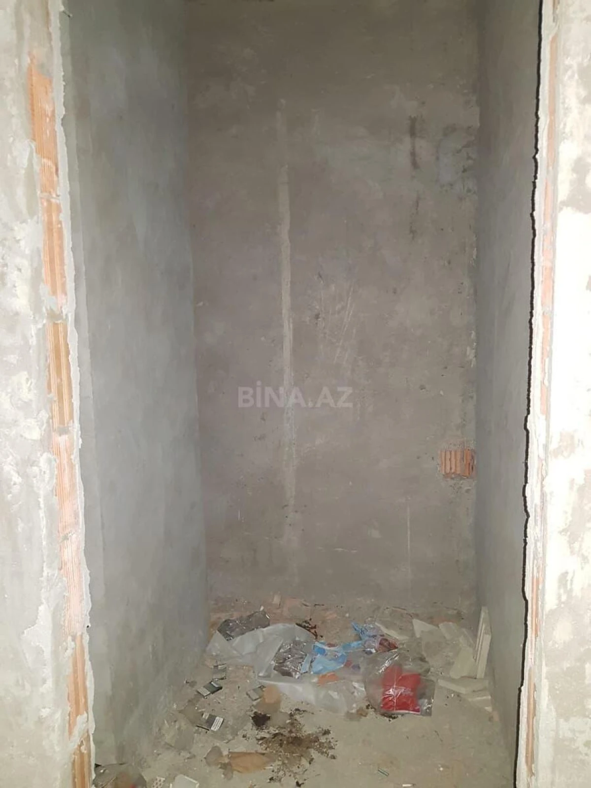 Satılır 3 otaqlı mənzil 135 m²