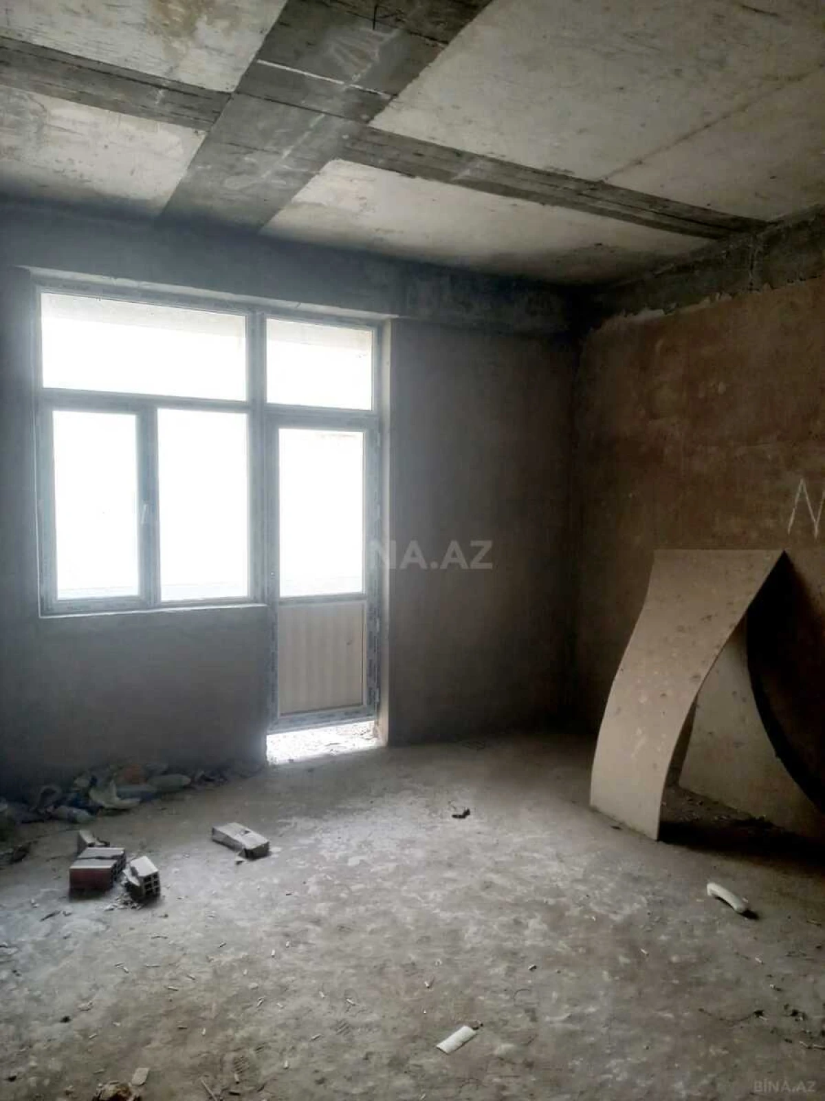 Satılır 3 otaqlı mənzil 135 m²