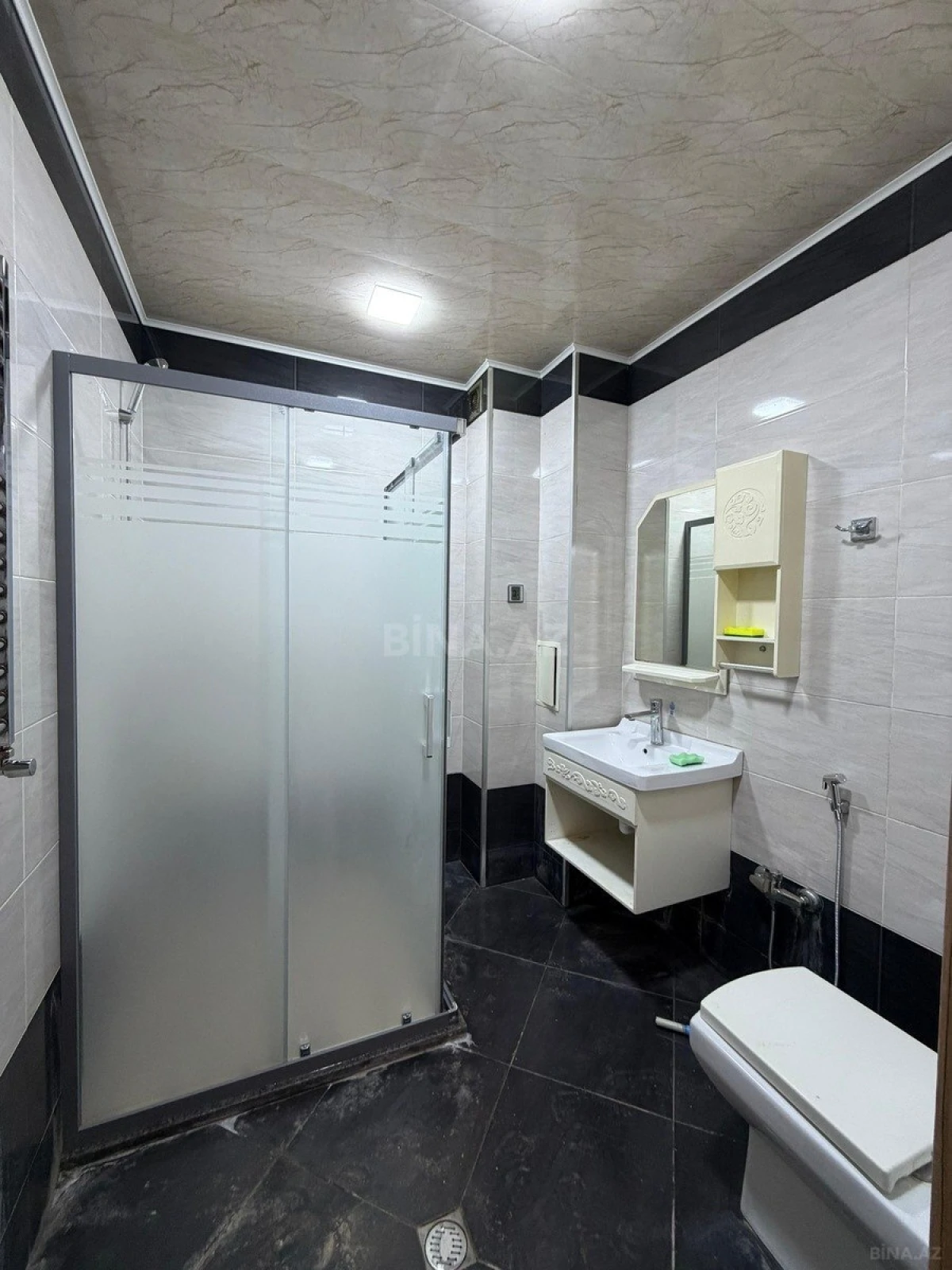 Kirayə verilir 2 otaqlı mənzil 50 m²