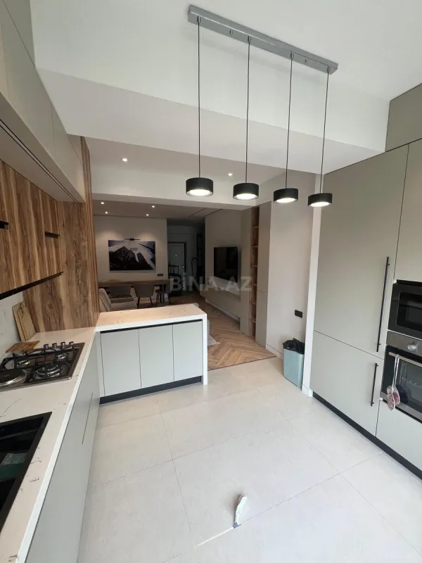 Kirayə verilir 2 otaqlı mənzil 82 m²