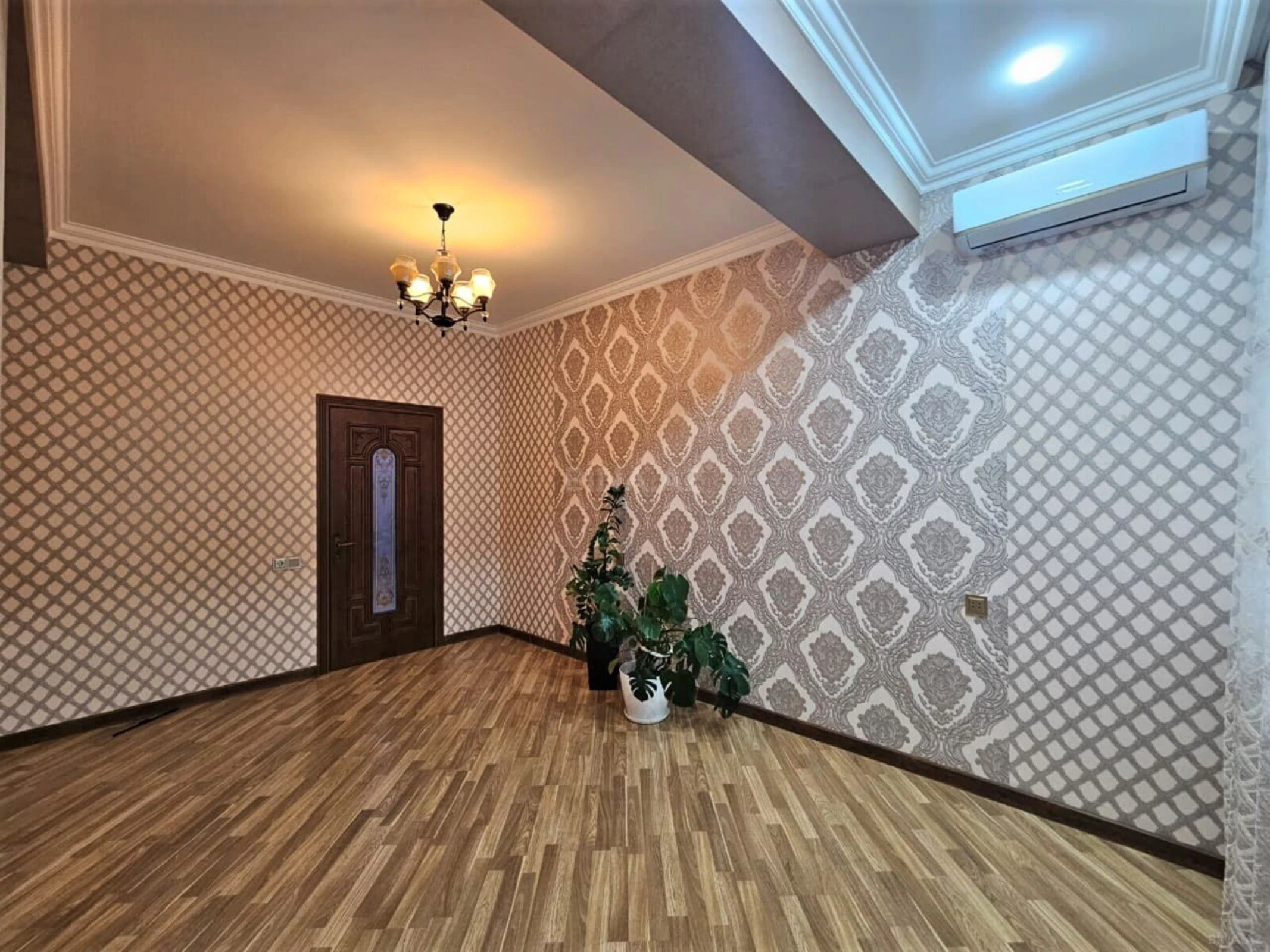 Satılır 3 otaqlı mənzil 105 m²