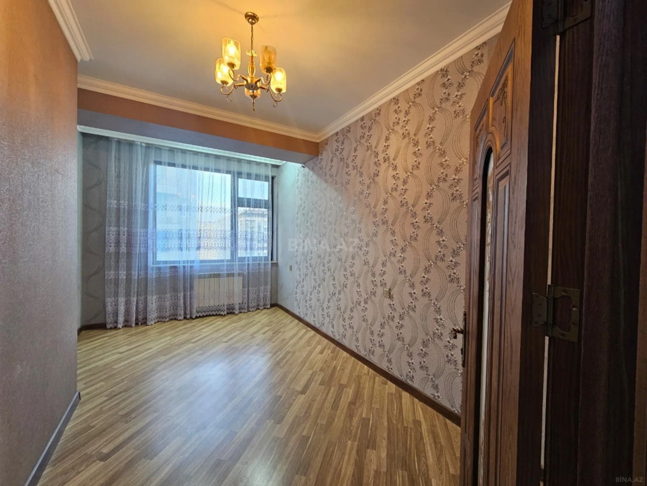 Satılır 3 otaqlı mənzil 105 m²