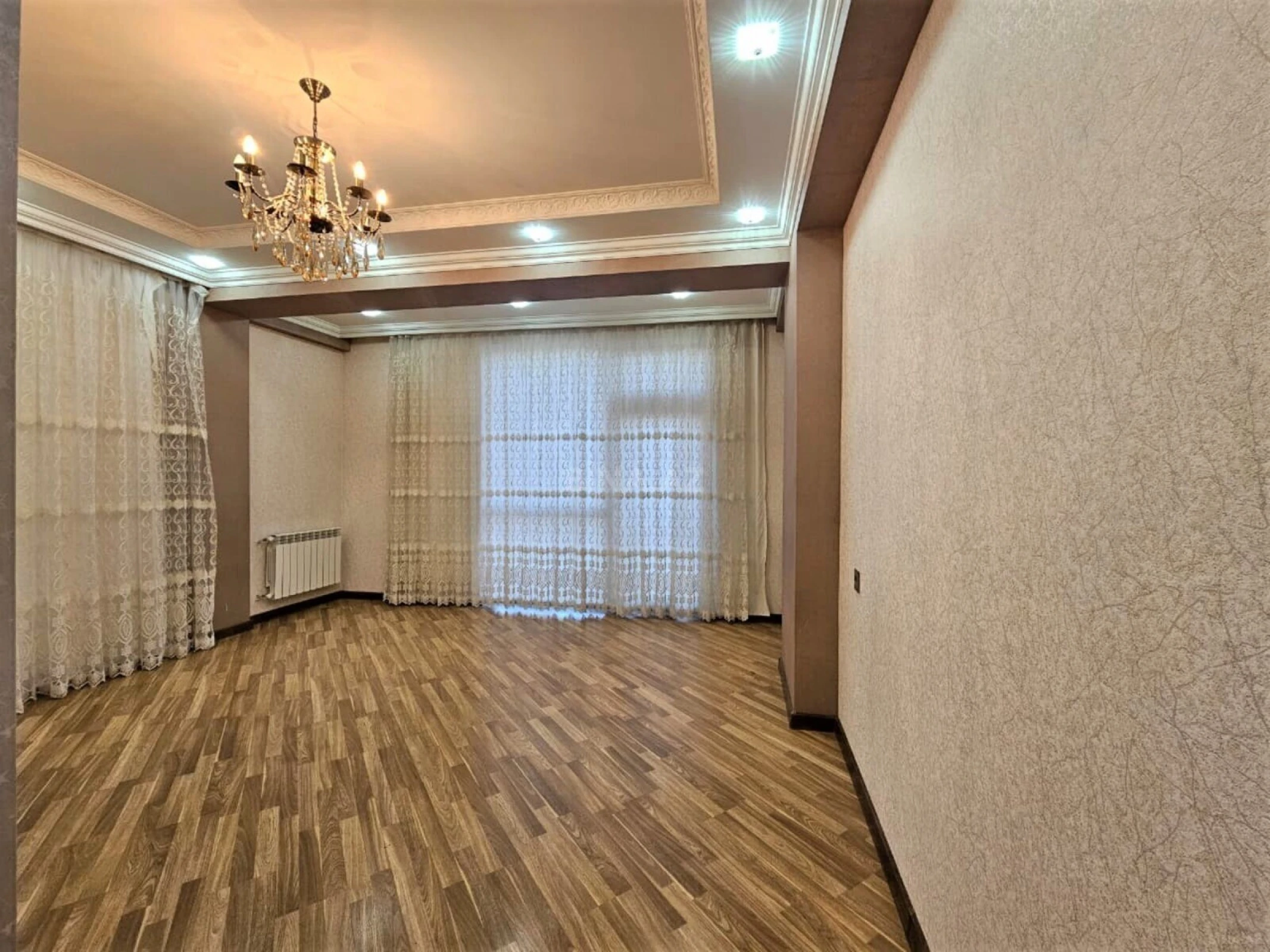 Satılır 3 otaqlı mənzil 105 m²