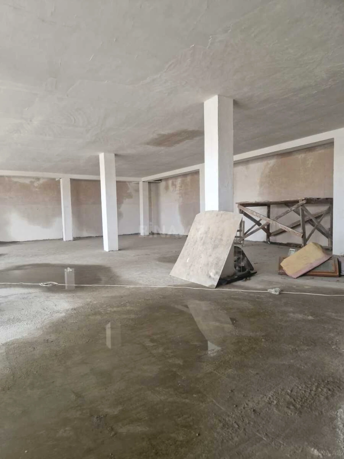 Satılır obyekt 1030 m²