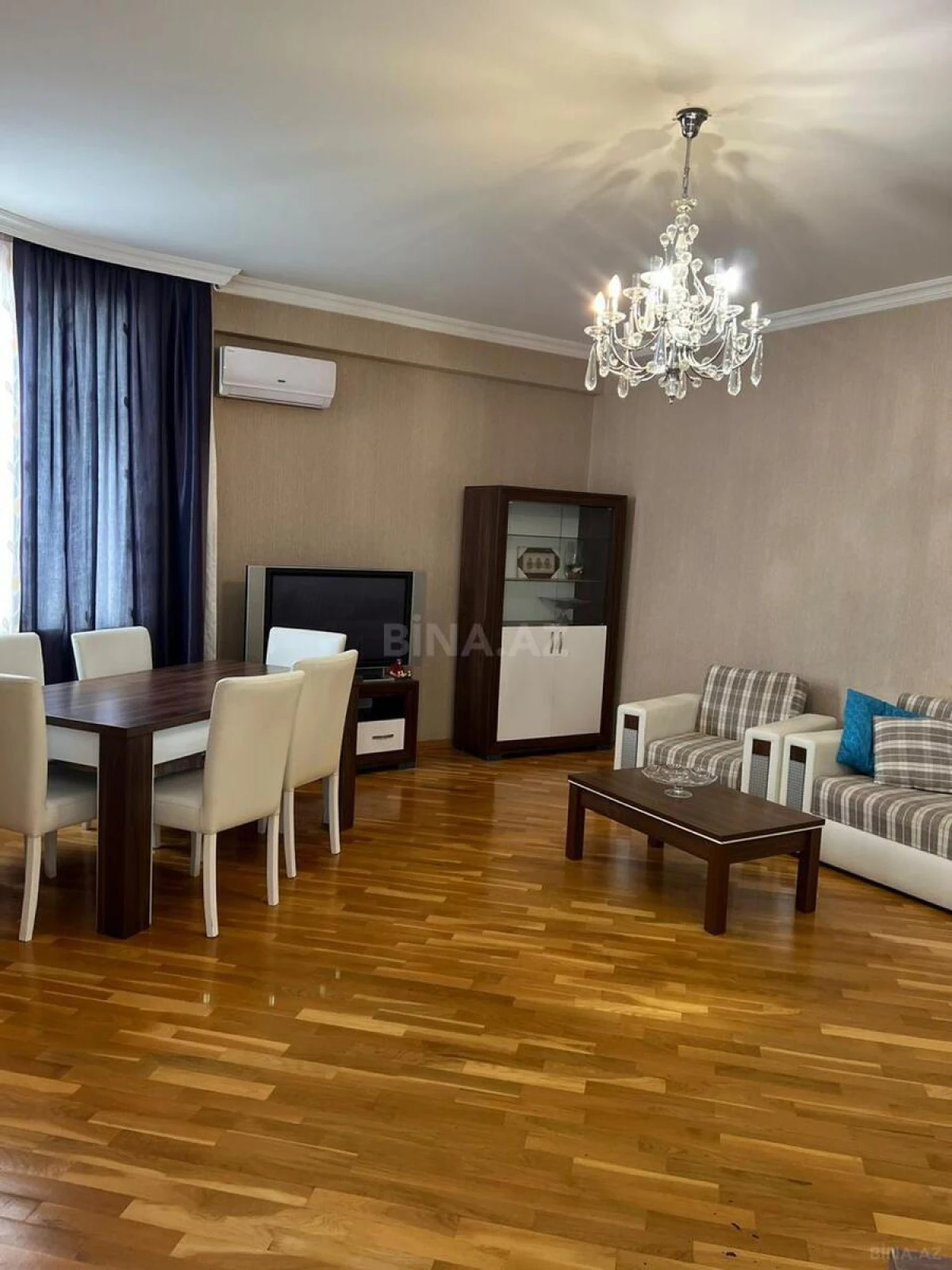 Kirayə verilir 3 otaqlı mənzil 142 m²