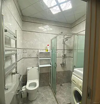 Kirayə verilir 2 otaqlı mənzil 65 m²