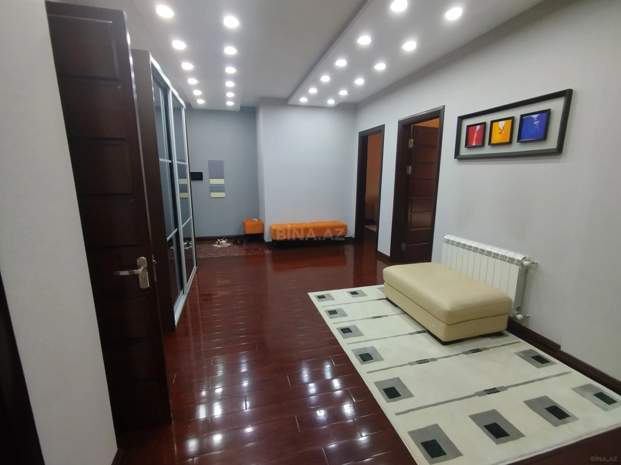 Satılır 4 otaqlı mənzil 172 m²