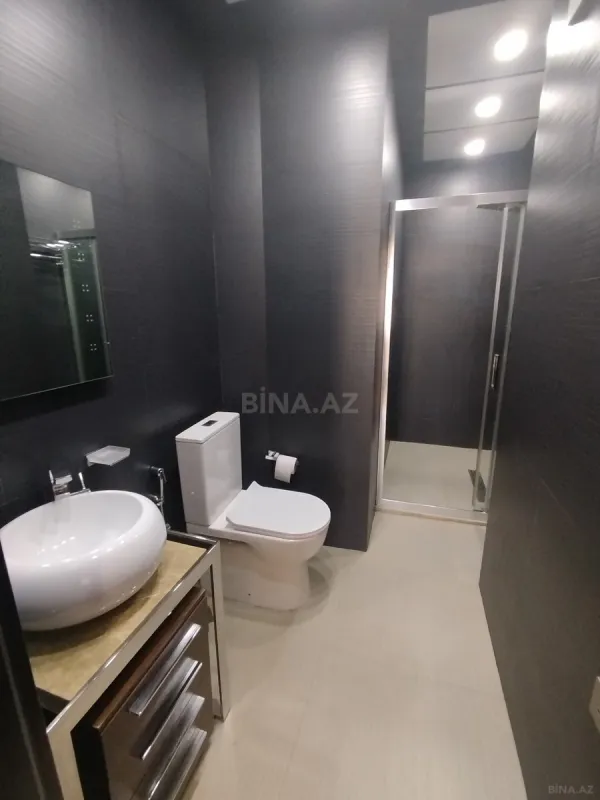 Satılır 4 otaqlı mənzil 172 m²