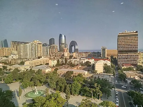 Satılır 4 otaqlı mənzil 172 m² — Bakı 4 otaq 172.00 m²