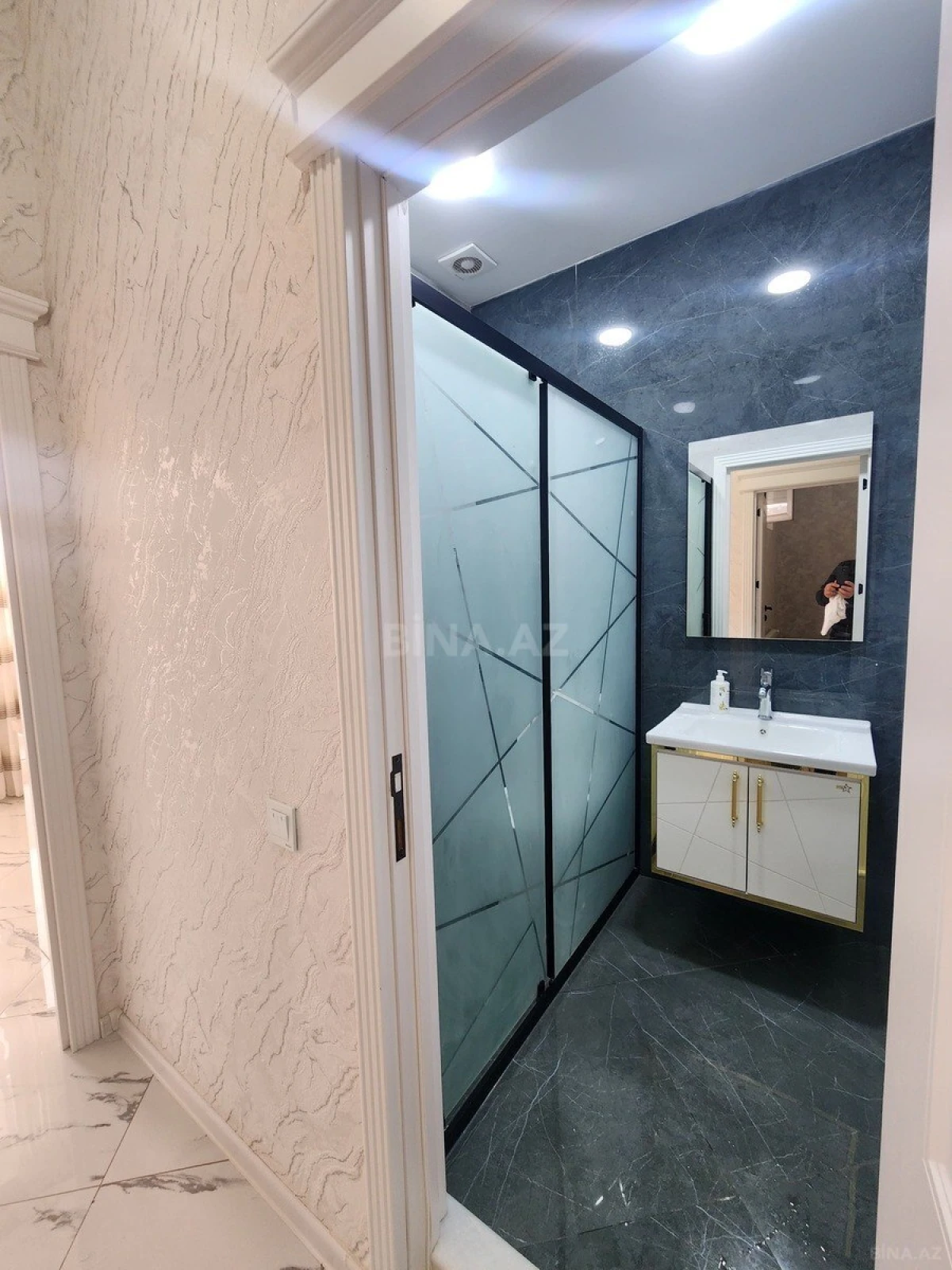 Kirayə verilir 2 otaqlı mənzil 56 m²