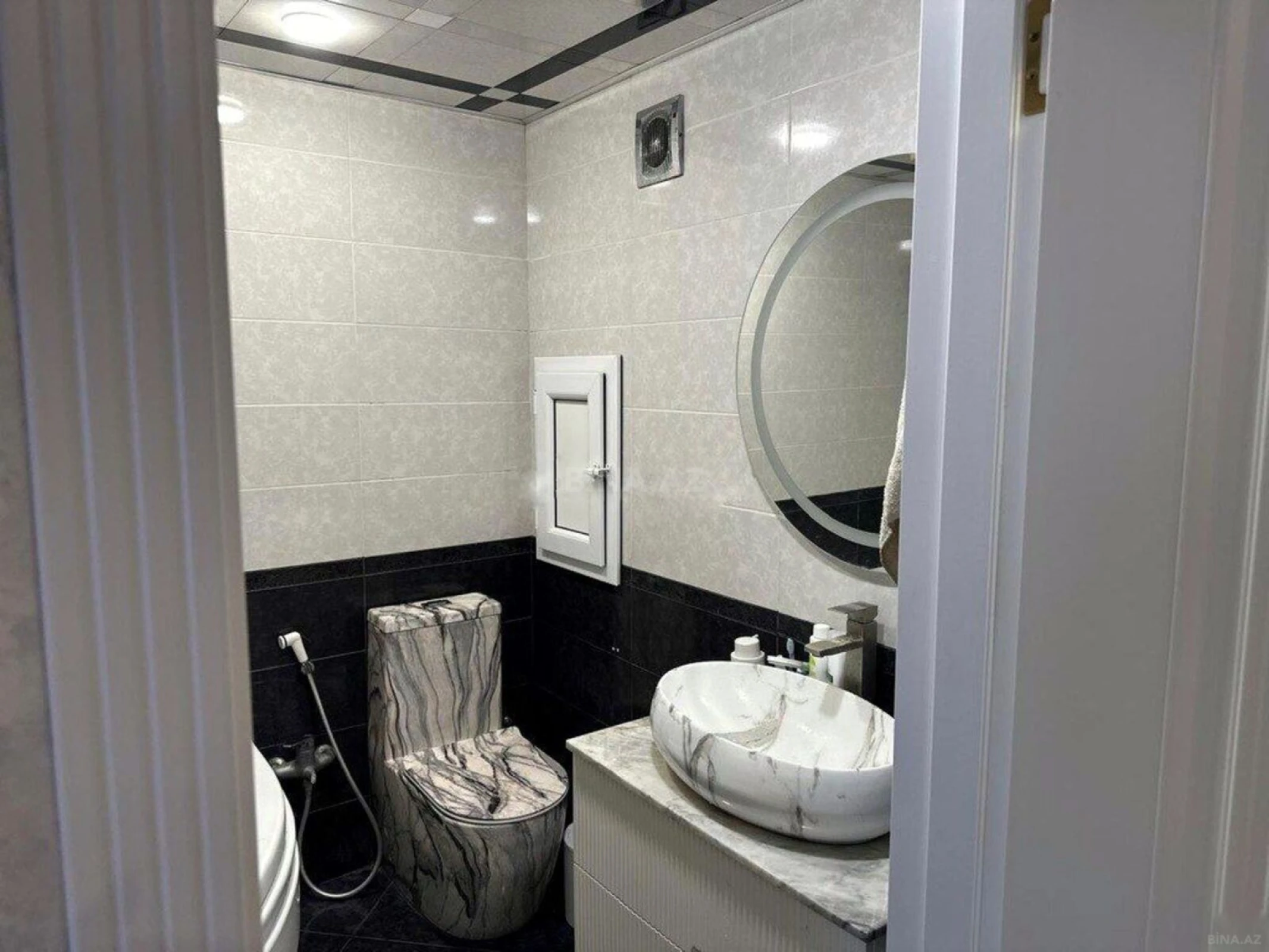 Satılır 2 otaqlı mənzil 90 m²