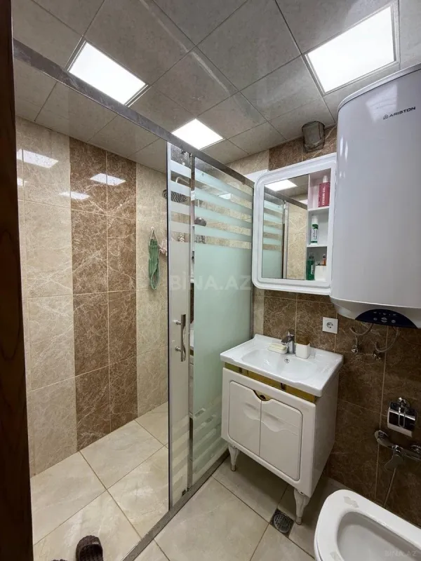 Kirayə verilir 2 otaqlı mənzil 72 m²