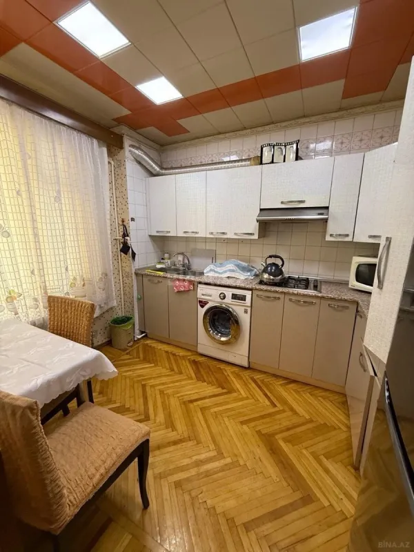 Kirayə verilir 2 otaqlı mənzil 72 m²