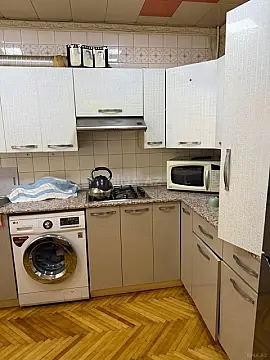 Kirayə verilir 2 otaqlı mənzil 72 m²
