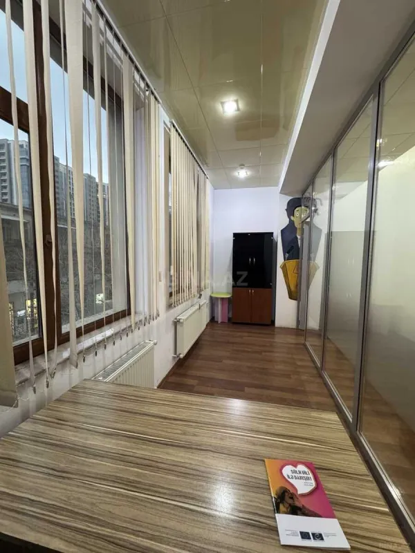 Kirayə verilir 4 otaqlı ofis 90 m²